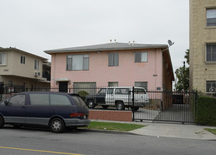 1524 N Hobart Blvd in Los Angeles, CA - Building Photo - Building Photo