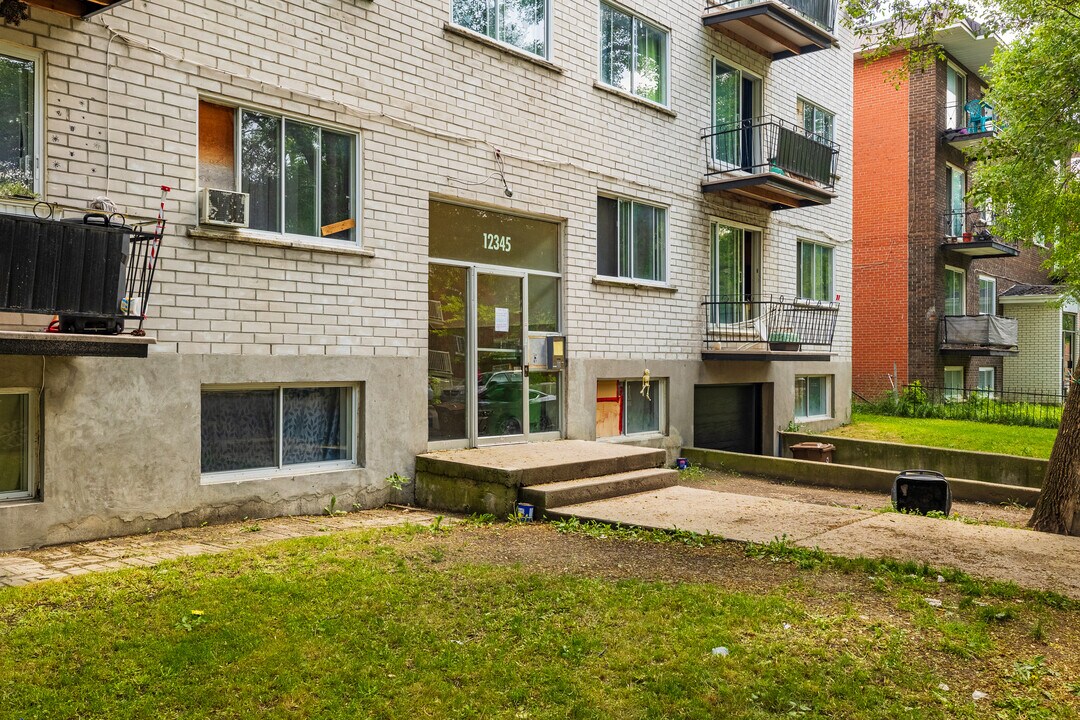 12345 Lapierre Av in Montreal Nord, QC - Building Photo