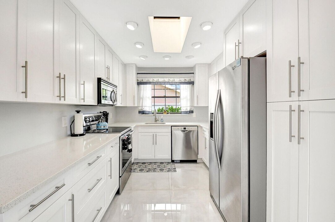 9311 Longmeadow Cir in Boynton Beach, FL - Building Photo
