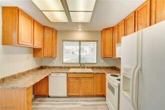 9053 Marble Dr in Las Vegas, NV - Building Photo - Building Photo