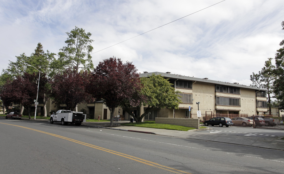 Hayward Villa Apartments in Hayward, CA - Building Photo