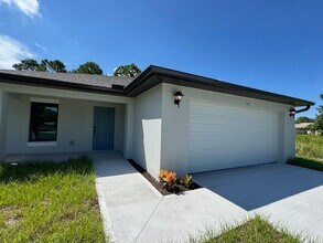 311 La Croix Rd SW in Palm Bay, FL - Building Photo - Building Photo