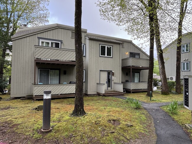 11 Byrne Ct in Farmington, CT - Building Photo - Building Photo