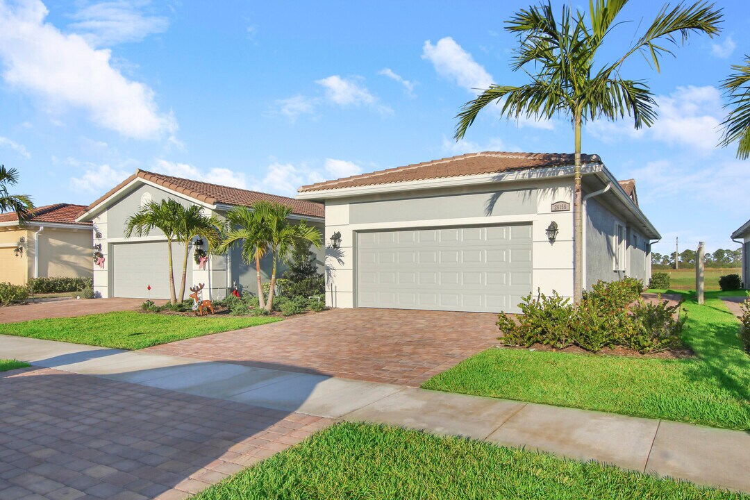 26156 SW Viterbo Wy in Port St. Lucie, FL - Building Photo