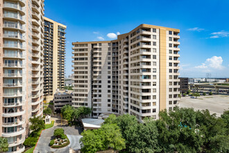 Sage Condominiums in Houston, TX - Building Photo - Primary Photo