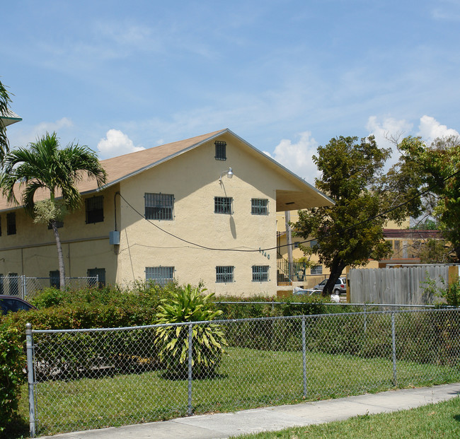 1740 NW 15th Ave in Miami, FL - Building Photo - Building Photo