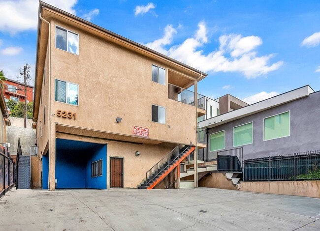 5231 Huntington Dr N, Unit 2 in Los Angeles, CA - Building Photo - Building Photo