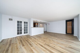 700 Grove St in Jersey City, NJ - Building Photo - Building Photo