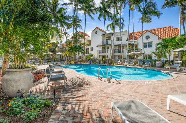 Sheridan Ocean Club Apartments in Dania Beach, FL - Building Photo - Building Photo