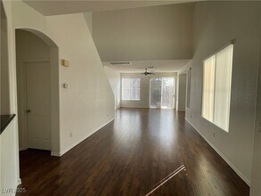10385 Bayhead Beach Ave in Las Vegas, NV - Building Photo - Building Photo
