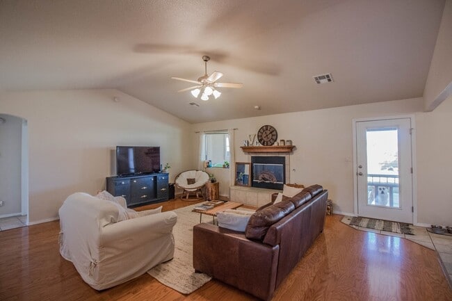 871 Hermoso El Sol in Alamogordo, NM - Building Photo - Building Photo