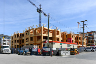 603-607B Regan Av in Coquitlam, BC - Building Photo - Building Photo