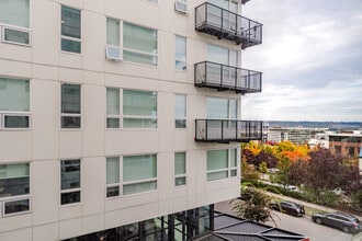 1502 Fawcett Ave in Tacoma, WA - Building Photo - Building Photo