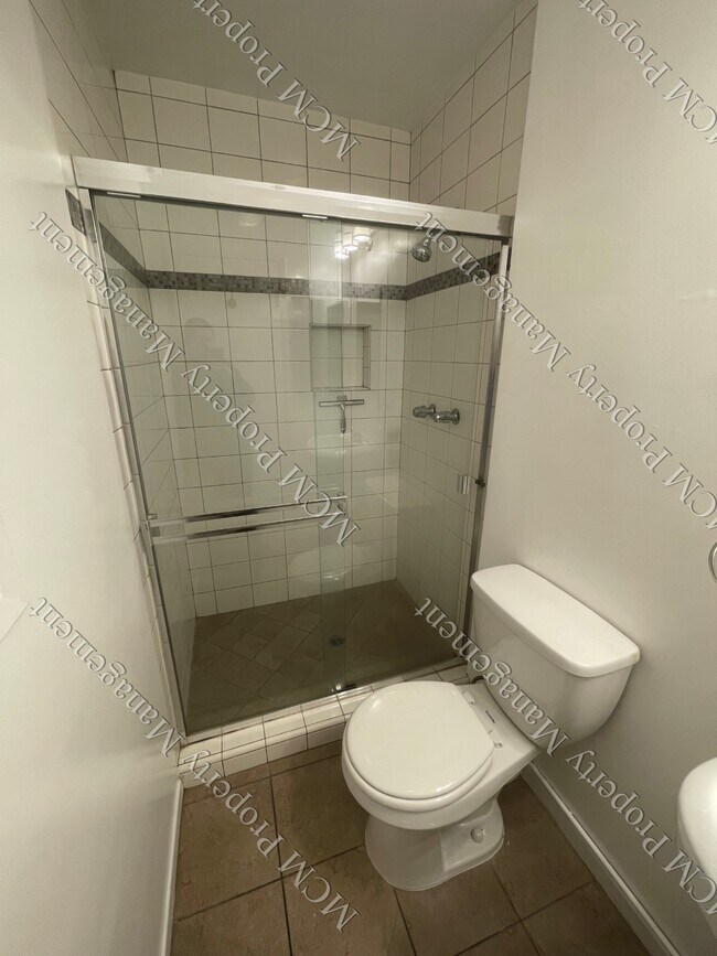 1317 N Sweetzer Ave in West Hollywood, CA - Building Photo - Building Photo