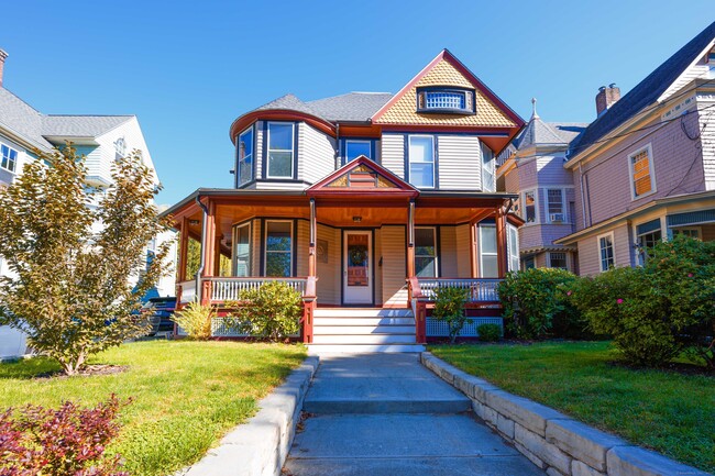 229 Bishop St
