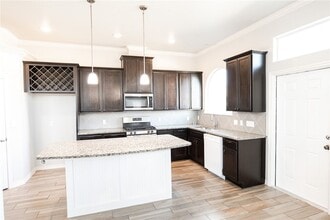 2101 Spoonbill Dr in Corpus Christi, TX - Building Photo - Building Photo