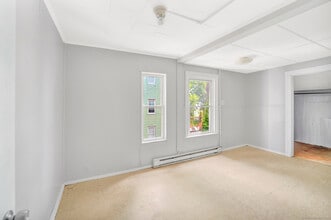 67 Burton St in Waterbury, CT - Building Photo - Building Photo