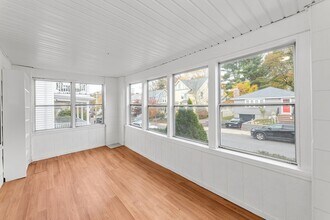 204 Maple St in Boston, MA - Building Photo - Building Photo