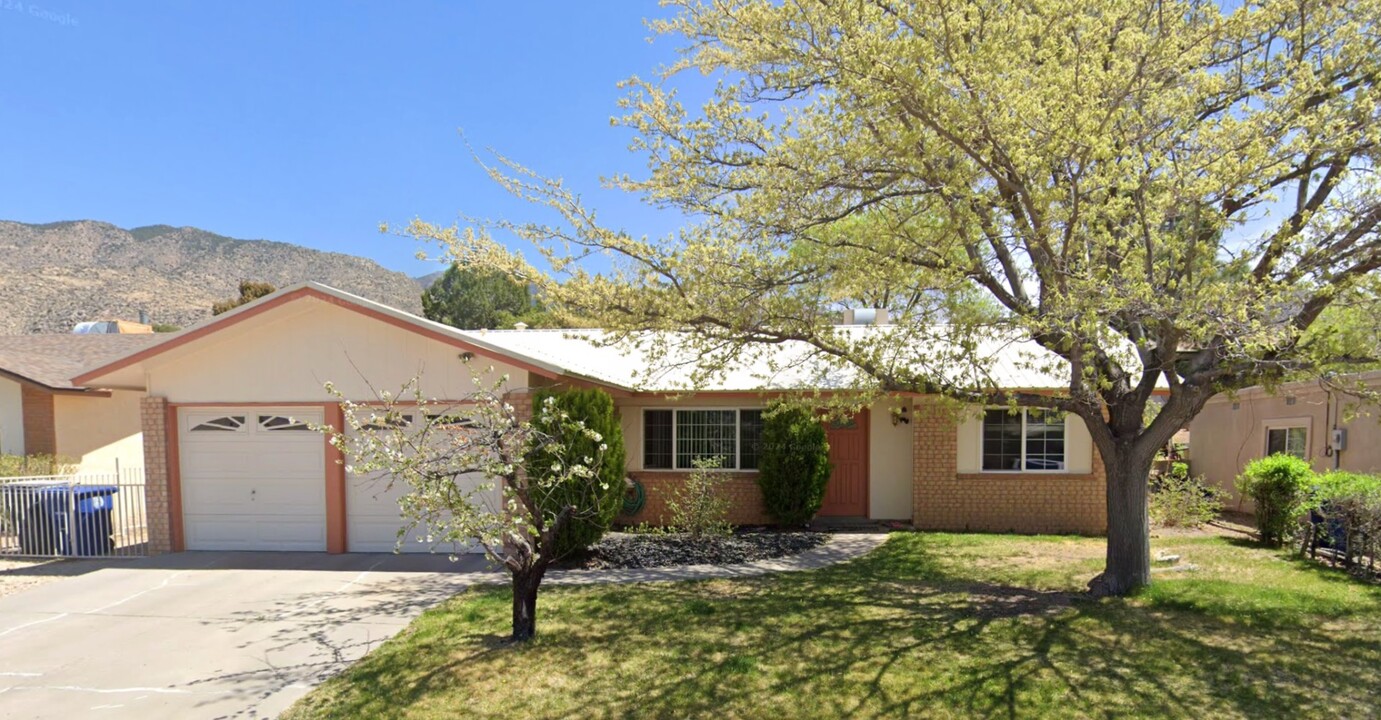 1612 Pablo Ct NE in Albuquerque, NM - Building Photo