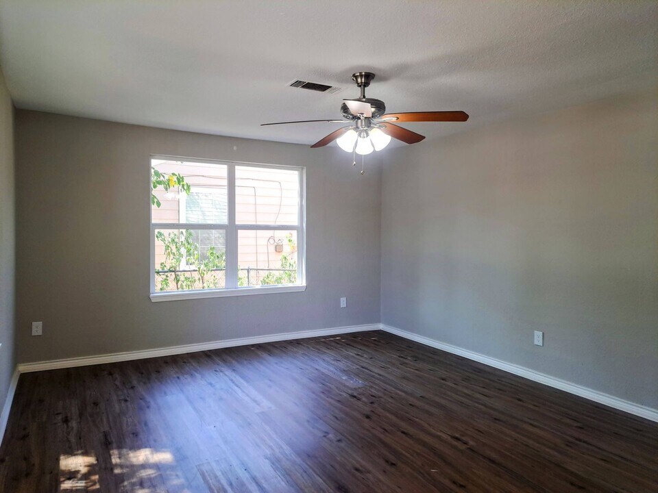5324 High School Ln in Irving, TX - Building Photo