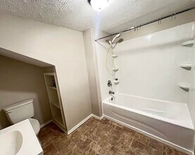 1008 W 1st St in Muncie, IN - Foto de edificio - Building Photo