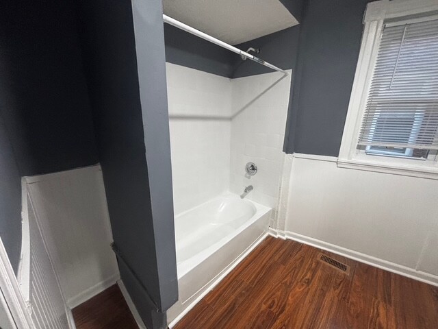 2835 Riggs Ave in Baltimore, MD - Foto de edificio - Building Photo