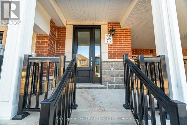 1226 Granary St in Oakville, ON - Building Photo - Building Photo