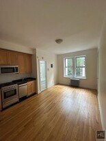 WEST 13 STREET, Unit 45 in New York, NY - Building Photo