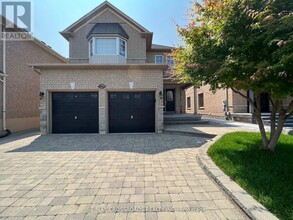 46 Eminence Rd in Vaughan, ON - Building Photo - Building Photo