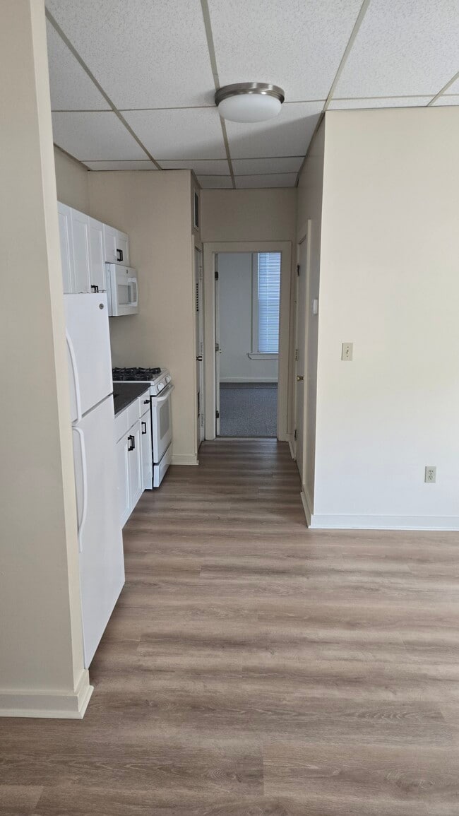 1501 Chapel St, Unit 2nd fl in New Haven, CT - Building Photo - Building Photo