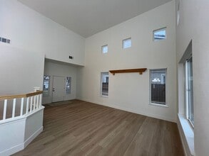 650 Piva Ct in Brentwood, CA - Building Photo - Building Photo