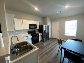 5412 Mariposa Grv Dr in Jonesboro, AR - Building Photo - Building Photo