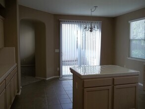 623 W Milano Ln in Clovis, CA - Foto de edificio - Building Photo