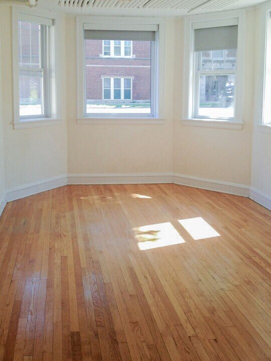 2206 W Foster Ave, Unit GDN in Chicago, IL - Building Photo