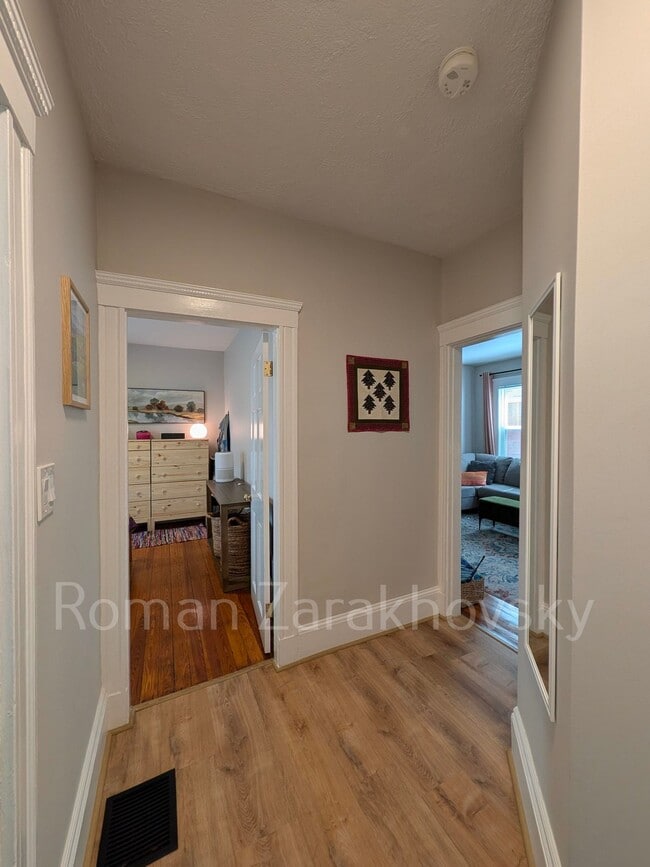 103 Bartlett St in Somerville, MA - Building Photo - Building Photo