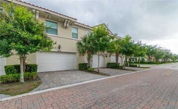 8289 Cascada Isles Dr, Unit AUCPPW in Hollywood, FL - Building Photo - Building Photo