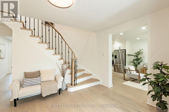 679 Village Pkwy in Markham, ON - Building Photo - Building Photo