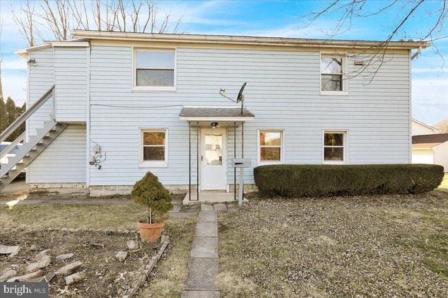 property at 834 N 5th St