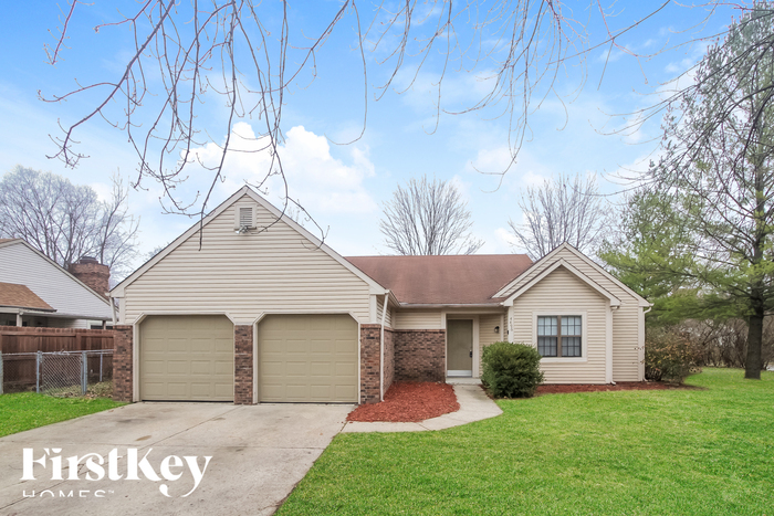 4496 Braemar Dr in Indianapolis, IN - Building Photo