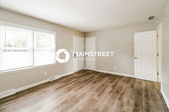 5721 Friendswood Dr in Greensboro, NC - Building Photo - Building Photo