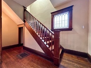 305 Charles Ave SE in Grand Rapids, MI - Building Photo - Building Photo