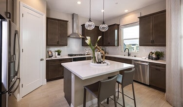27356 Alpine Mdws Ct in Valencia, CA - Building Photo - Building Photo