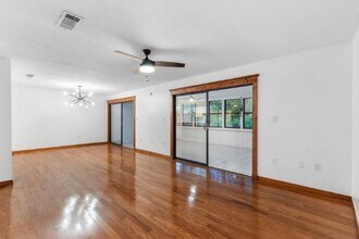 2822 SW 14th Dr in Gainesville, FL - Foto de edificio - Building Photo