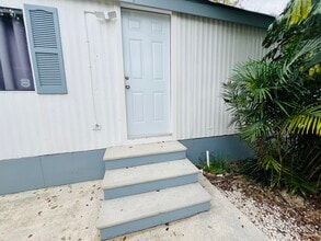 12581 SW 7th St, Unit APT 3 in Davie, FL - Building Photo - Building Photo