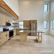 2913 N Oak Trafficway in North Kansas City, MO - Building Photo - Building Photo