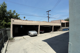 145-147 N Kenmore Ave in Los Angeles, CA - Building Photo - Building Photo