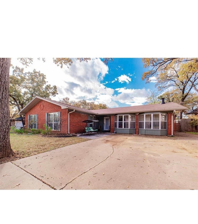 property at 1153 Jerry Ln