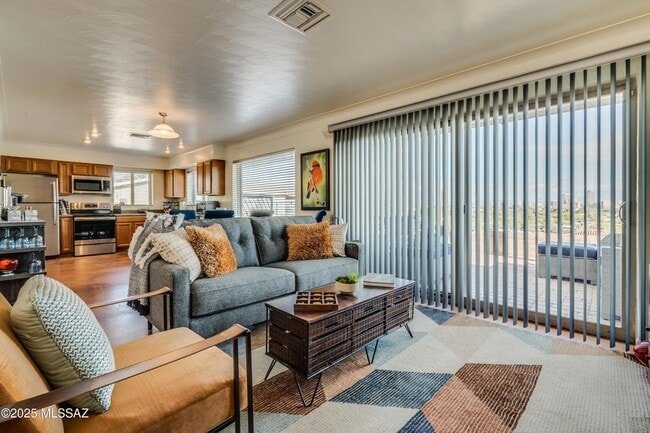 property at 40 N Bella Vista Dr
