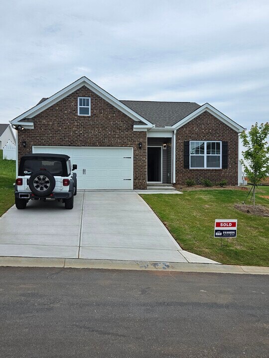 520 Sapling Gap Rd in Greer, SC - Building Photo