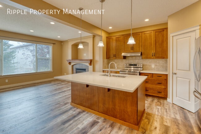 property at 11 Everoak Bay SW